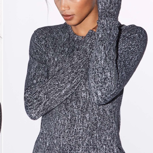 Lululemon Athletica Extra Mile Long Sleeve - Picture 3 of 15